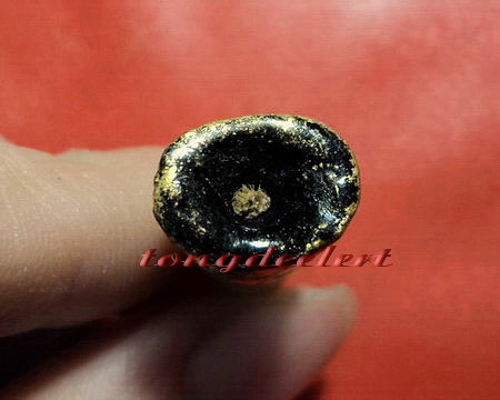 พระบัวเข็มศิลปะมอญพม่า เนื้อครั่งพุทราลงรักปิดทอง ขนาดห้อยคอ สวยมากค่ะ