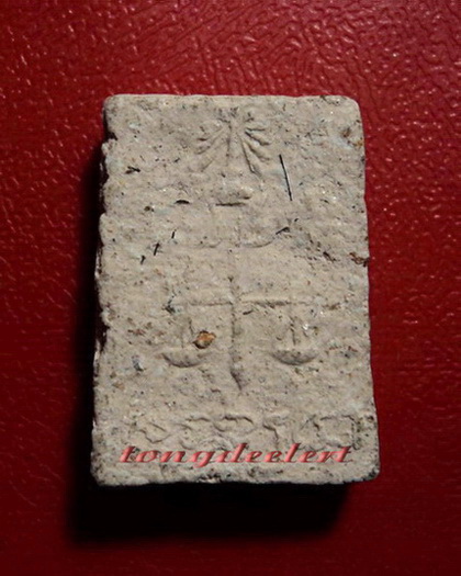 พระสมเด็จเนื้อแร่ฟลูออไรด์หลังตราชั่ง สมเด็จพระญาณสังวร วัดบวร รุ่นแรก ปี2516 เนื้อสีชมพูสวยมากค่ะ