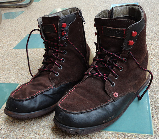 รองเท้า LEVI'S ของแท้ สวยเท่ห์ครับ