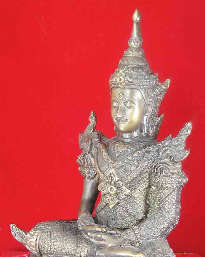 พระพุทธรูปทรงเครื่องสมาธิ ปางจักรพรรดิ์ ขนาดตั้งบูชาหน้าตัก 5 นิ้ว เนื้อโลหะ ขนาดความสูงองค์ 9.5 นิ้