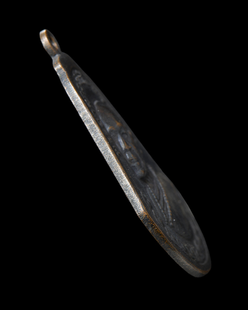 เหรียญมะละกอ หลวงปู่ตื้อ วัดป่าอรัญญวิเวก จ.นครพนม ตอกโค้ด+เลี่ยมทอง+บัตรรับรองครับ