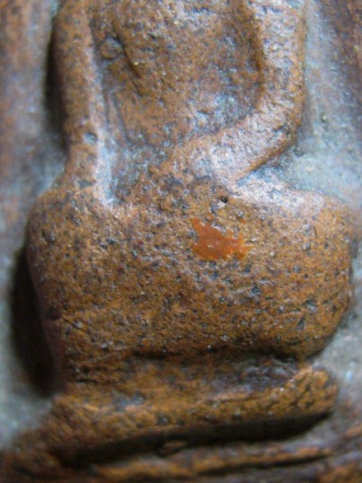 พระสรรค์นั่ง พิมพ์ใหญ่ ฝนขอบเก่า เนื้อดิน จ.ชัยนาท พระเนื้อจัด คลาสสิค