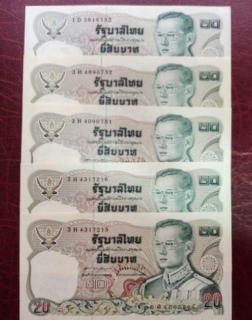 ธนบัตรในหลวง 20บาท รุ่น12 หลังพระเจ้าตากสิน 5ใบ 3ใบUNC อีก2ใบสภาพสวยเกือบ 100%ครับ...เคาะเดียวแดง...