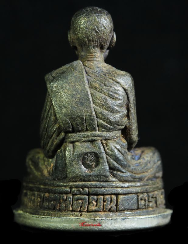 รูปเหมือน หลวงปู่บัว วัดศรีบุรพาราม รุ่นครบ 7 รอบ เนื้อนวะโลหะก้นเงิน สวยๆ พร้อมกล่องเดิมๆ