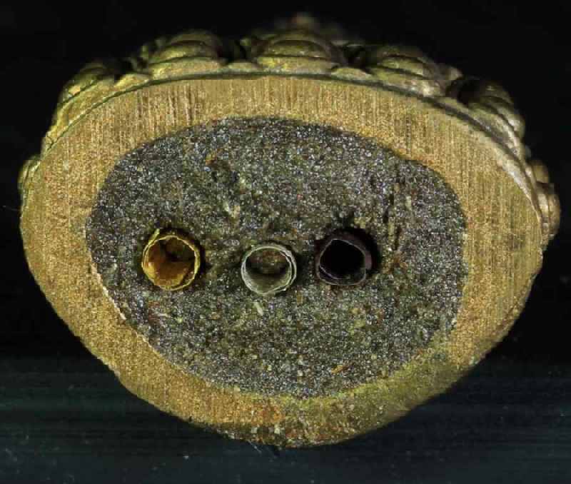 หลวงปู่บัว พระกริ่งมงคลมหาลาภ เนื้อนวโลหะก้นอุดผง ฝังตะกรุด (ทองคำ-เงิน-นาค) สร้าง 185 องค์