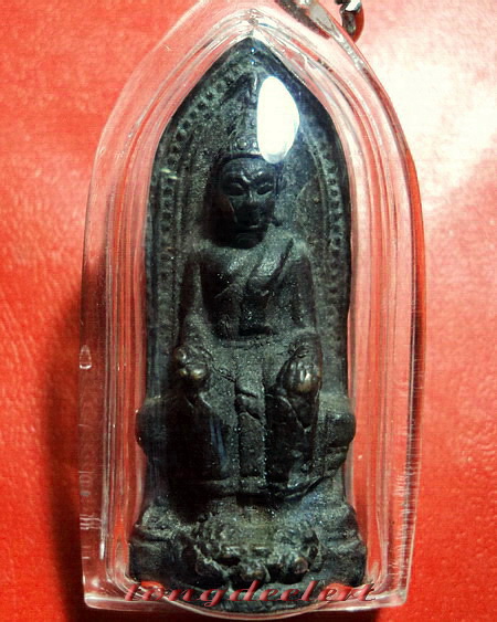 พระหลวงพ่อโต วัดบ้านเชี่ยน จ.ชัยนาท รุ่นแรก พิมพ์ใหญ่ สวยมากค่ะ