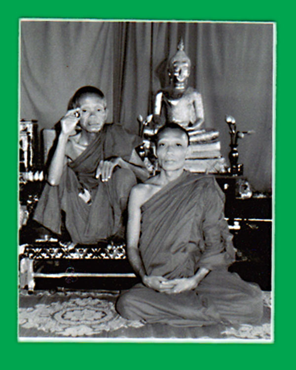รูปกระดาษขาวดำ หลังยันต์ หลวงพ่อสาคร .....เคาะแรก