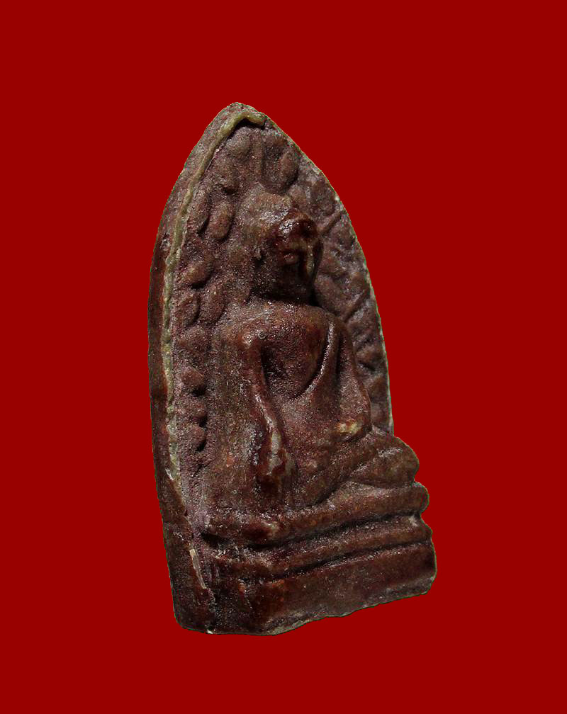 พระรอด หลวงพ่อแพ วัดพิกุลทอง สิงห์บุรี รุ่นจงอางศึก ปี 2514 รักแดง