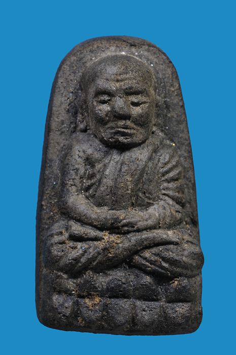 8500 หลวงปู่ทวดเนื้อว่าน(เนื้อเทา) ปี 24 พิมพ์พระรอด (เลี่ยมทอง)