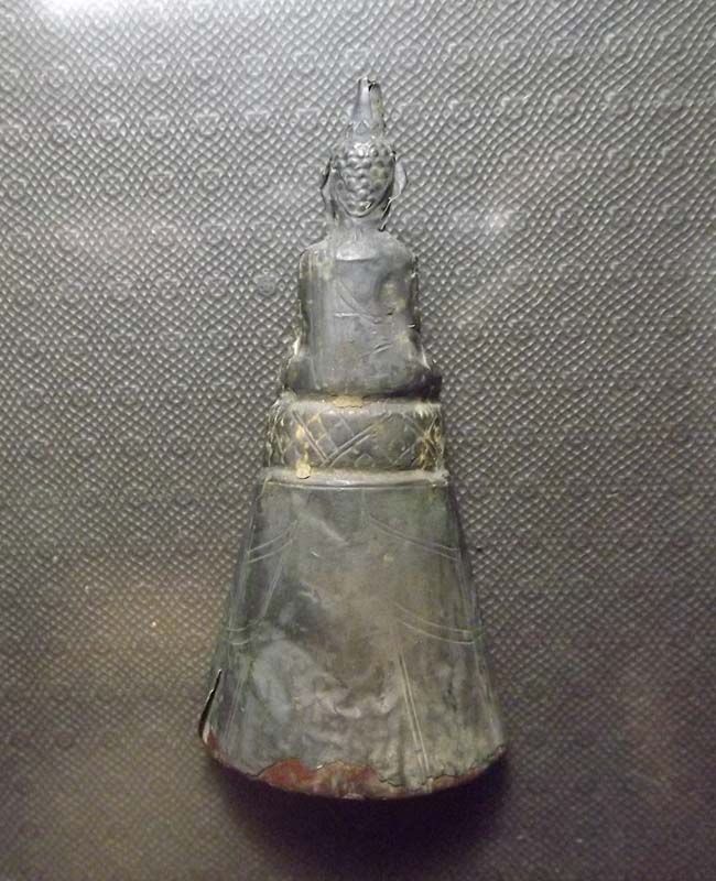 พระบูชาบุเงิน สมัยอยุธยา ขนาดประมาณ 2x4 นิ้ว