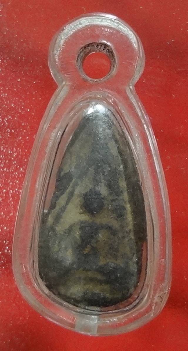 พระเนื้อดินตามภาพครับ