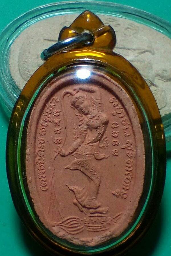 พระสิวลีพิมพ์เล็กหลวงปู่หมุนเนื้อผงชมภูนุชปี๔๓สวยเดิมๆ