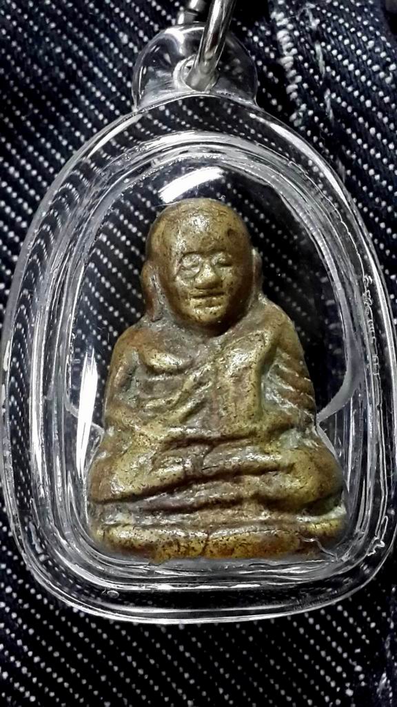 หลวงพ่อเงินวัดบางคลาน รุ่นปืนแตก พิมพ์เศียรโตนิยม ปี2528