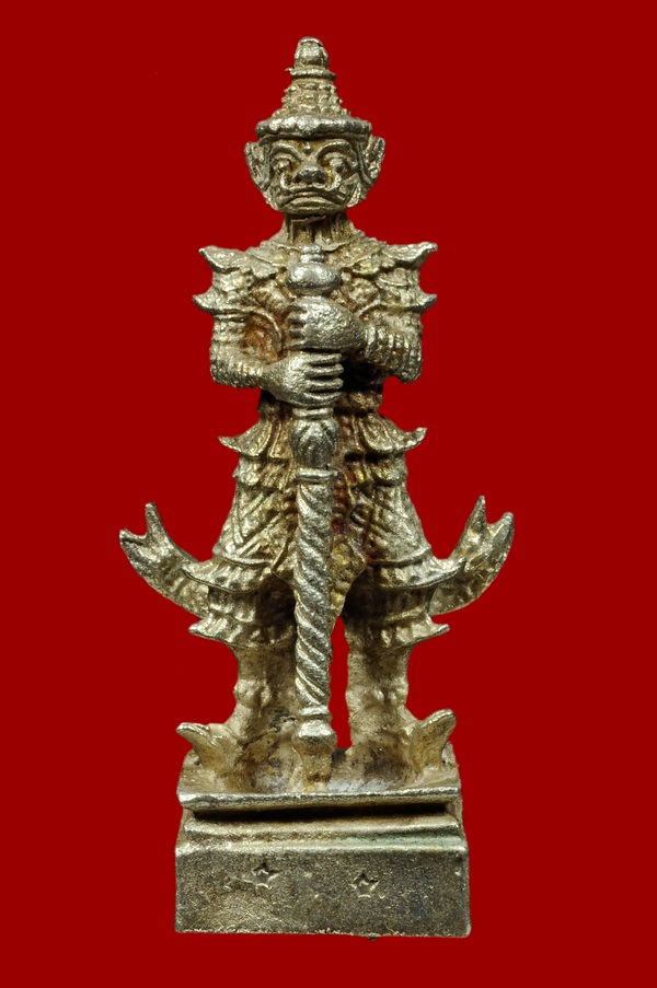 ท้าวเวสสุวรรณ เนื้อเงิน  เเช่น้ำมนต์ 9 วัด วัดสุทัศนเทพวราราม