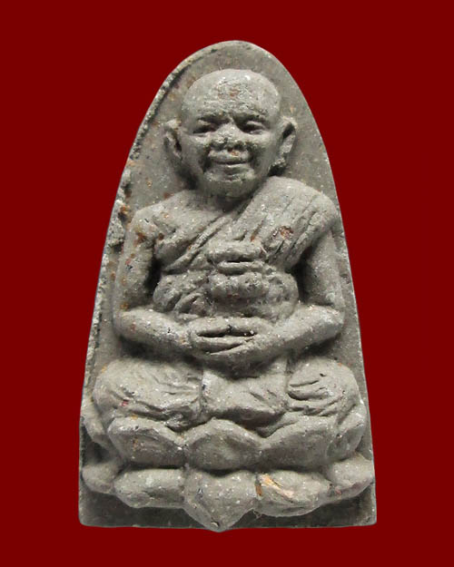 พระผงรูปเหมือนหลวงปู่หงษ์ พรหมปัญโญ วัดเพชรบุรี จ.สุรินทร์ รุ่น"๙ หน้าดี" พระชุดเบญจภาคี ปี ๒๕๕๓