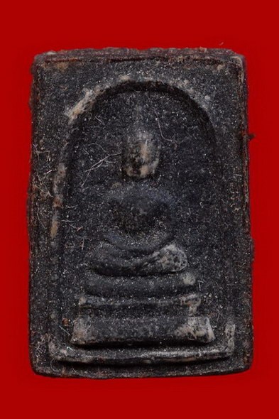 สมเด็จคะแนน หลวงปู่เพิ่ม เนื้อผงยาจินดามณี ปี 2524