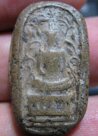 พระซุ้มเถาวัลย์ กรุวัดชนะสงคราม เนื้อดิน กรุงเทพฯ มาพร้อมบัตรรับรอง