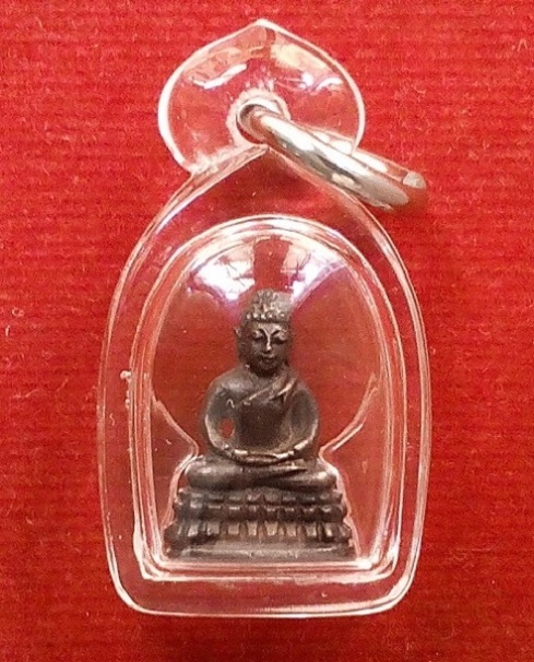 พระชัยวัฒน์ เนื้อนวะโลหะ หลวงพ่อแพ ที่ระลึกทำบุญอายุ 84ปี 7รอบ ปี32 ตอก 2โค๊ตใต้ฐาน...เคาะเดียวแดง..