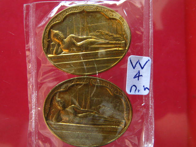  เหรียญเหรียญพระนอน หลัง ภปร.ปี 2530 ( พิธีมหาพุทธาภิเษก ในหลวงครบ5รอบ ) วัดพระเชตุพน ซองเดิมๆ