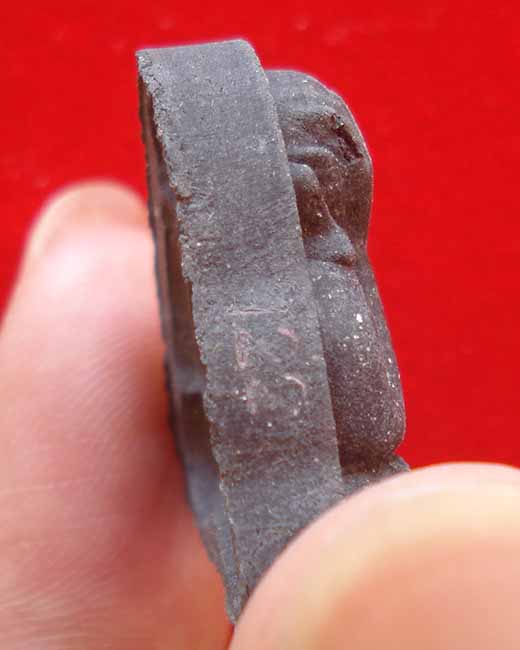 พระปิดตามงคลมหาลาภ หลวงปู่บัว ถามโก เนื้อพรายดำ หมายเลข 122 พร้อมกล่อง