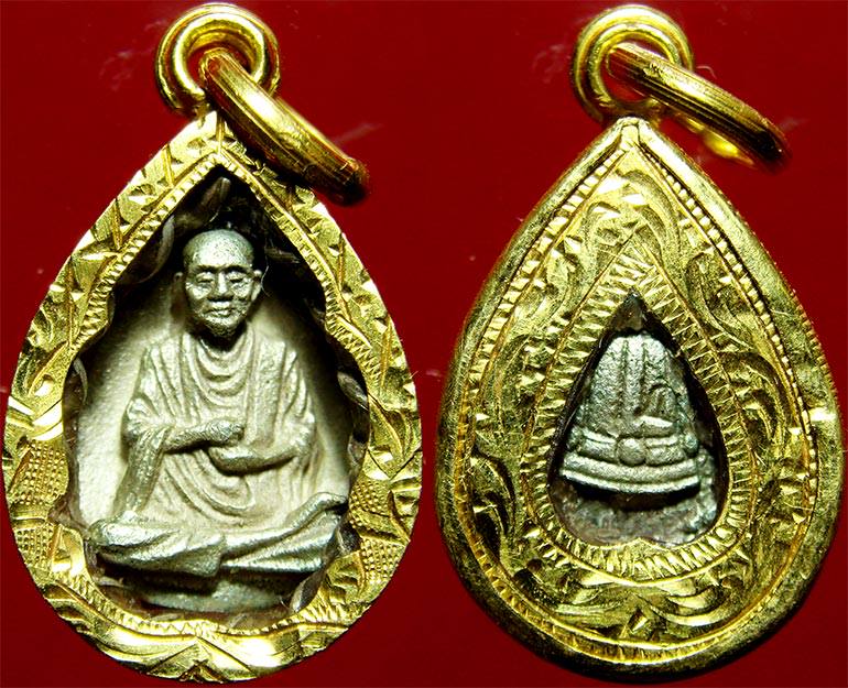 เหรียญหยดน้ำรูปเหมือนสมเด็จโตวัดระฆัง118ปี เนื้อเงินพร้อมเลี่ยมทองคำแท้ กล่องเดิมๆ