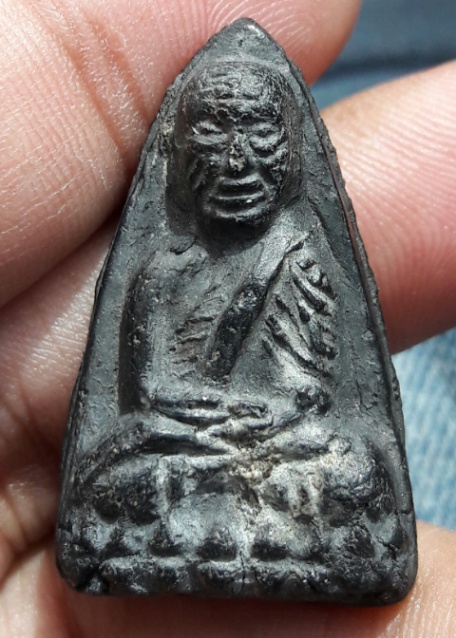 หลวงปู่ทวด วัดประสาท ปี06 เนื่อดำ พิมพ์ใหญ่