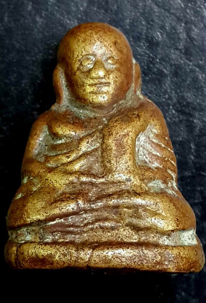 หลวงพ่อเงินวัดบางคลาน รุ่นปืนแตก พิมพ์เศียรโตนิยม ปี2528