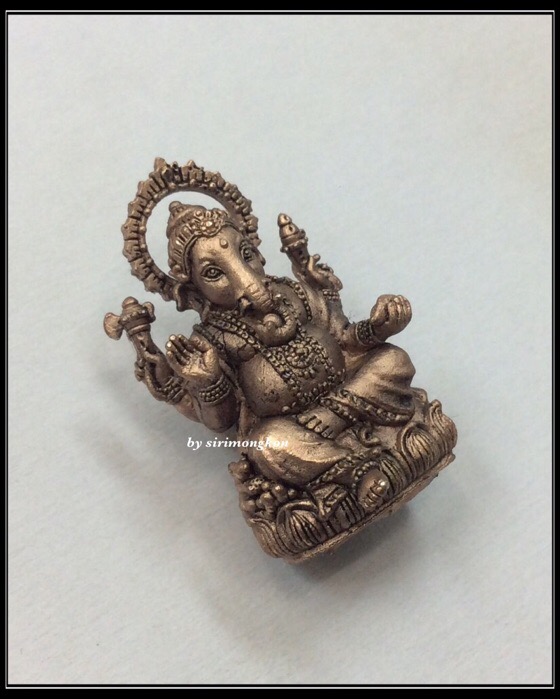 พระพิฆเนศ อุดกริ่ง รุ่นสิริมงคล มหาเทพ วัดแก้วแจ่มฟ้า ปี56 เนื้อซาติน มีโค๊ด กล่องเดิม