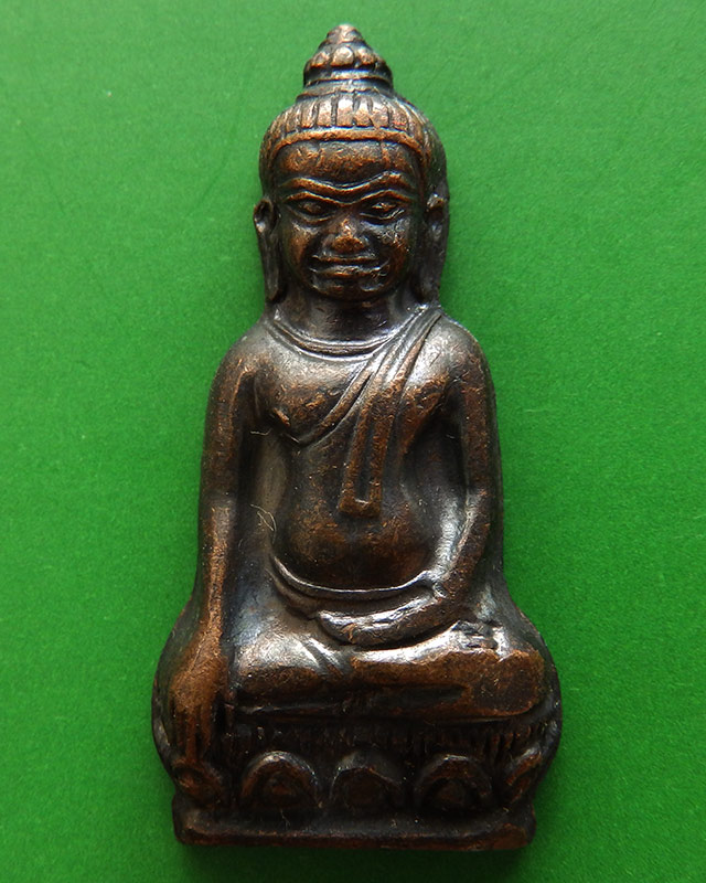 5.พระหูยาน หลังจปร. (รุ่นปืนแตก) วัดราชบพิธ พ.ศ. 2513 ในหลวงเสด็จเททอง เกจิ 108 ปลุกเสกพิธีใหญ่