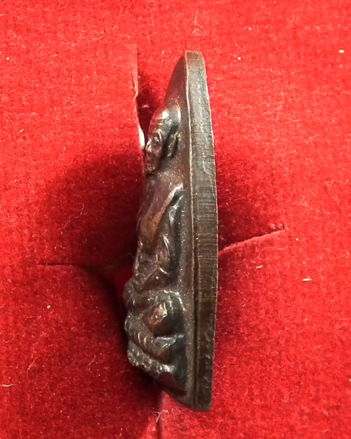 หลวงปู่ทวด วัดช้างให้ รุ่น ร.ศ. ๒๐๐ ปี ๒๕๒๕ พิมพ์กลีบบัว