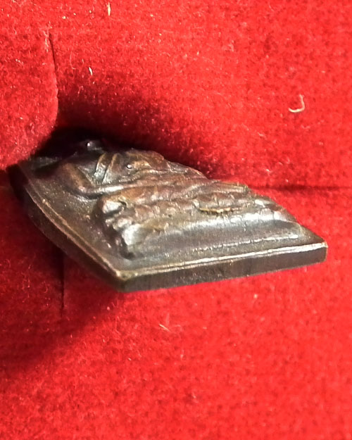 หลวงปู่ทวด วัดช้างให้ รุ่น ร.ศ. ๒๐๐ ปี ๒๕๒๕ พิมพ์กลีบบัว