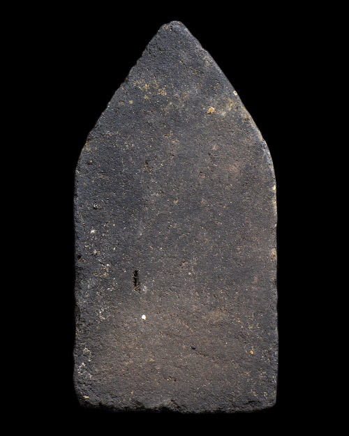 พระพุทธมหาปฐวีธาตุ หลวงปู่คำพันธ์ วัดธาตุมหาชัย จ.นครพนม 2535 เนื้อดินเก้าบัง หลังเรียบ ยุคแรก สวย