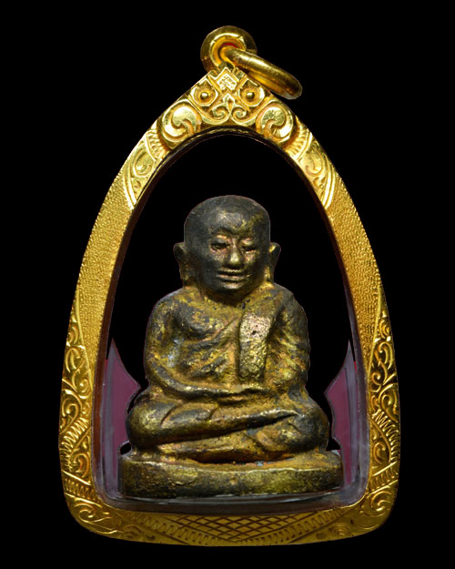 รูปหล่อช้างคู่ หลวงพ่อเงิน วัดบางคลาน จ.พิจิตร 2526 สภาพสวย+เลี่ยมทองหนาหนา+บัตรรับรองครับ