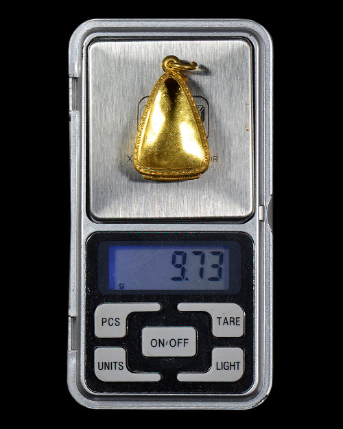 พระร่วงนั่ง กรุบ้านโต้น จ.ขอนแก่น เนื้อตะกั่วสนิมแดง สภาพสวยมาก+ตลับทองคำ9.73กรัม