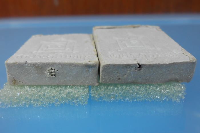 พระผงหลวงปู่โต๊ะ รุ่นเพชรรุ่งโรจน์ ปี2535 มีสอดตะกรุด 2องค์ 2พิมพ์ / wa05