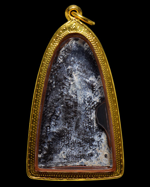 พระนาคปรก กรุบ้านละหาร จ.สุพรรณบุรี เนื้อตะกั่วสนิมแดง สภาพสวยมาก+เลี่ยมทองลงยาหนาหนาทำมา6,500บาท