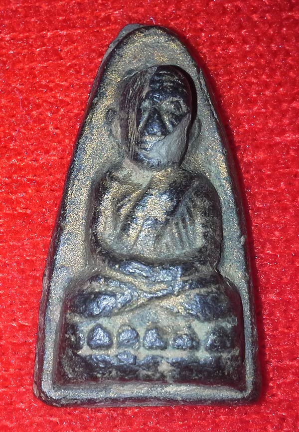 หลวงปู่ทวดเนื้อดินเผา (ผสมผงว่านหลวงปู่ทวด ปี2497) พระครูใบฎีกาขาว รกุขิตธมุโม วัดช้างให้ ปี 2513