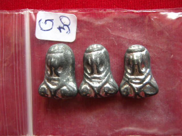 พระรอด วัดโคนอน 2515...ตะกั่ว 3 องค์...หลวงปู่โต๊ะ วัดประดู่ฉิมพลี กทม.เสก...ไม่แพง ครับ พระรอด วัดโ