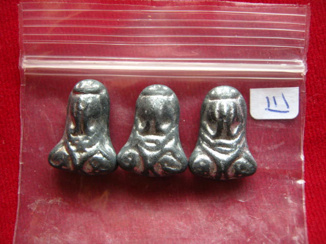 พระรอด วัดโคนอน 2515...ตะกั่ว 3 องค์...หลวงปู่โต๊ะ วัดประดู่ฉิมพลี กทม.เสก...ไม่แพง ครับ