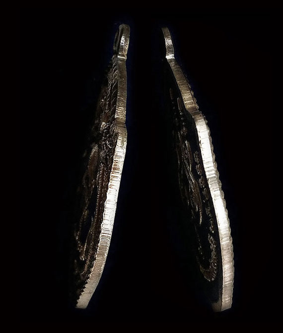 เหรียญมังกรคู่หลวงปู่หมุน วัดบ้านจาน รุ่นเสาร์ห้ามหาเศรษฐี ปี43 โค๊ตชัด เกียวเชือกไม่มีหลุด จมูกโด่ง