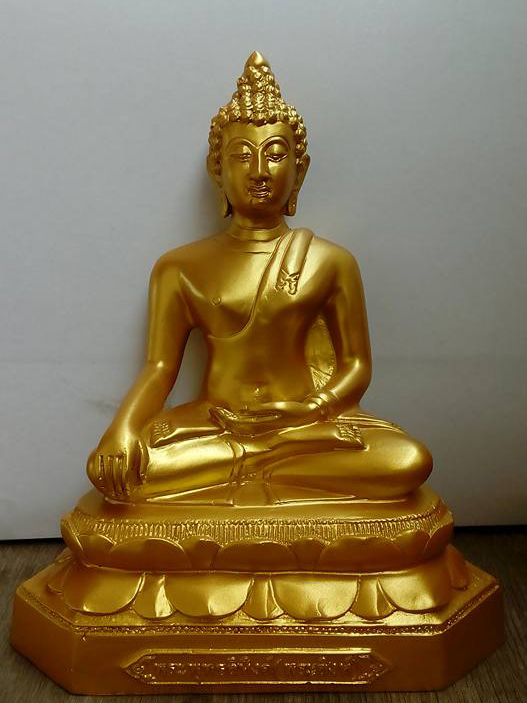 พระพุทธสิหิงค์(พระสิงห์) รุ่น 666 ปี หน้าตัก 5 นิ้วเนื้อทองเหลืองทาสีทอง