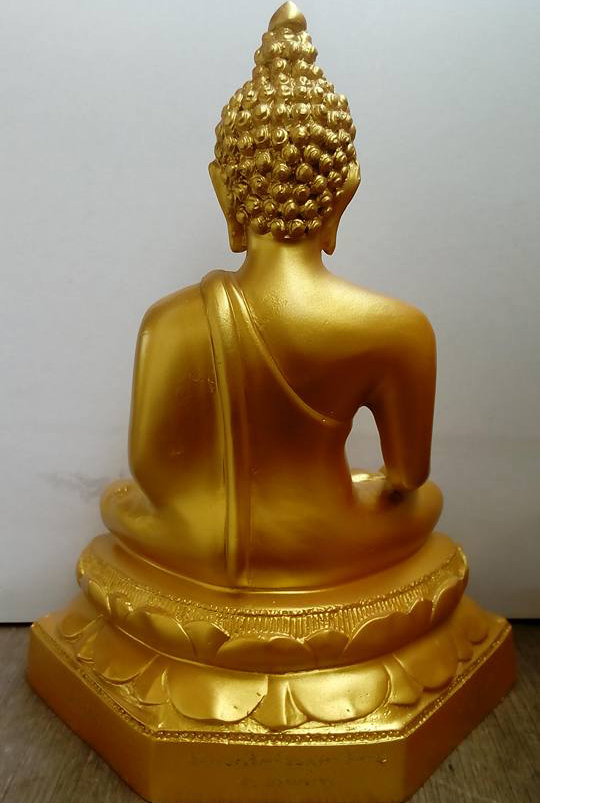พระพุทธสิหิงค์(พระสิงห์) รุ่น 666 ปี หน้าตัก 5 นิ้วเนื้อทองเหลืองทาสีทอง