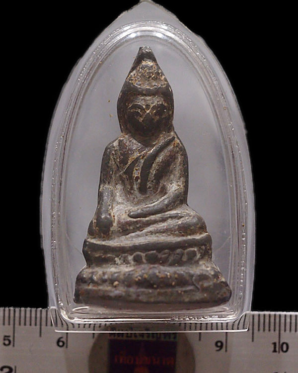  พระแก้บน เนื้อชินตะกั่วเก่าๆ  ฐานอุดเทียน  ไม่ทราบที่  แต่ปกติพระแก้บนที่มีนำมาบูชาแบบนี้  จะเป็นพร