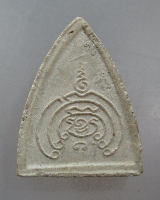 20 บาท พระผงรูปเหมือน พระครูชินานุวัตร( หลวงพ่อชื้อ ) วัดชนะสงสาร แปดริ้ว จ.ฉะเชิงเทรา