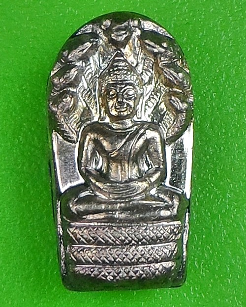 ปรกใบมะขาม พ่อท่านเขียว วัดห้วยเงาะ ปัตตานี