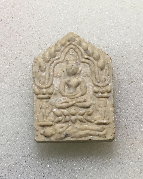 หลวงพ่อสาคร ขุนแผนผ้าป่าปี46 พิมพ์เล็ก เนื้อขาวตะกรุดทองแดง