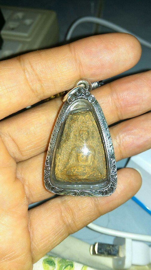 พระขุนแผนบ้านกร่าง มงคลเล็กพร้อมเลี่ยมกรอบเงิน