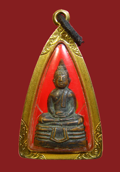 พระกริ่งรูปหล่อหลวงพ่อโสธร ปี 2508 เลี่ยมทอง