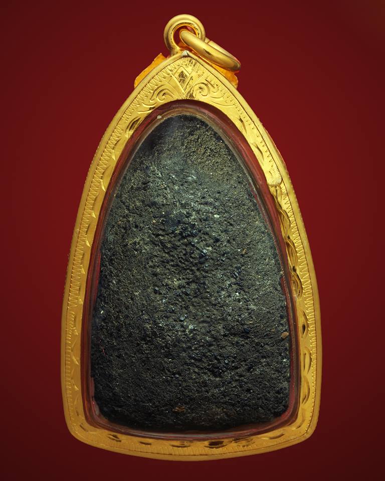 หลวงปู่ทวดวัดช้างให้ เนื้อว่าน