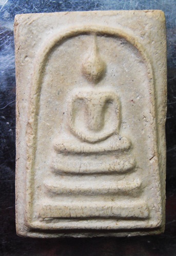 พระสมเด็จหลวงปู่ลำภูพิมพ์ใหญ่เกศจรดซุ้มสวยๆครับ